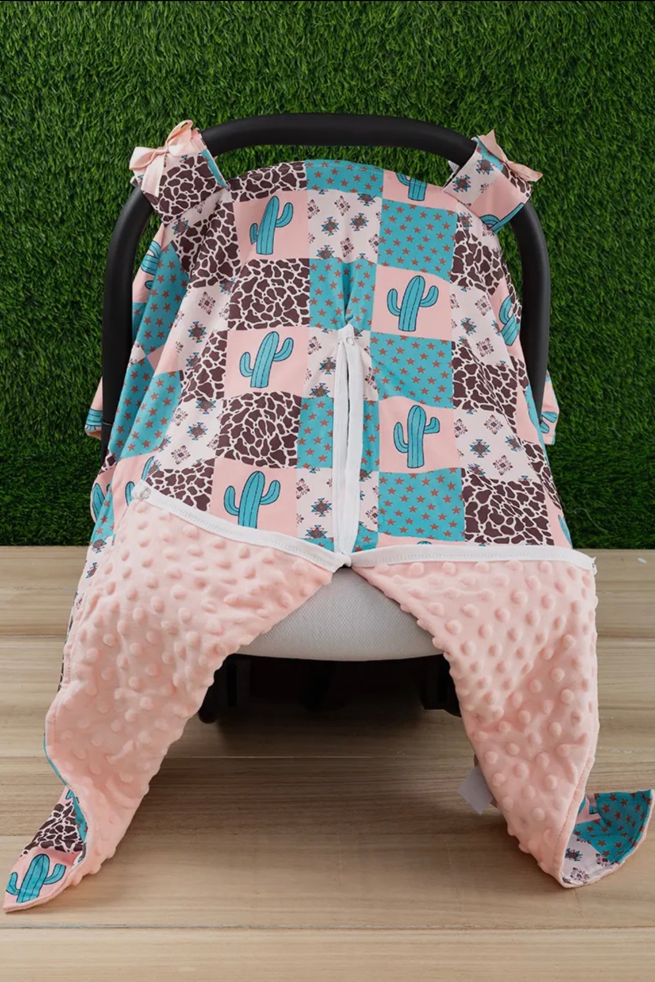 Star. Giraffe & Cactus Printed Car Seat Cover