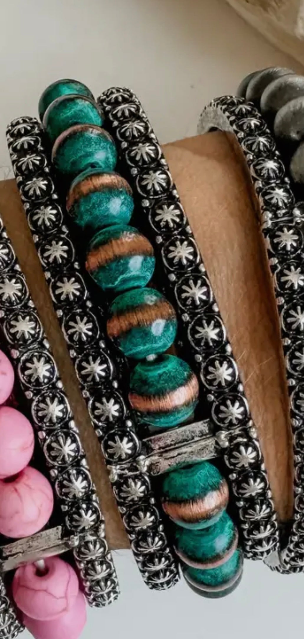 Navajo Style Pearl with Concho Stretch Bracelet