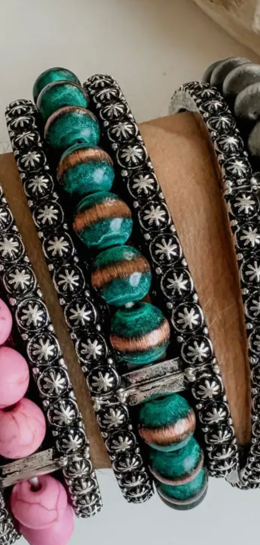 Navajo Style Pearl with Concho Stretch Bracelet